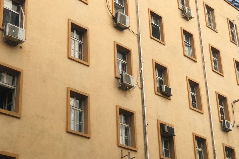 How to clean air vents in Uptown Dallas apartments